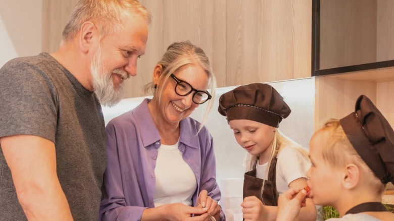 8 traits of grandparents who are deeply loved by their grandchildren 68a884b612051
