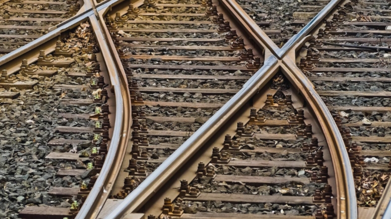 accident cumplit pe calea ferata un om a murit mai multe trenuri blocate si intarzieri in lant 68b45abd2f6d1