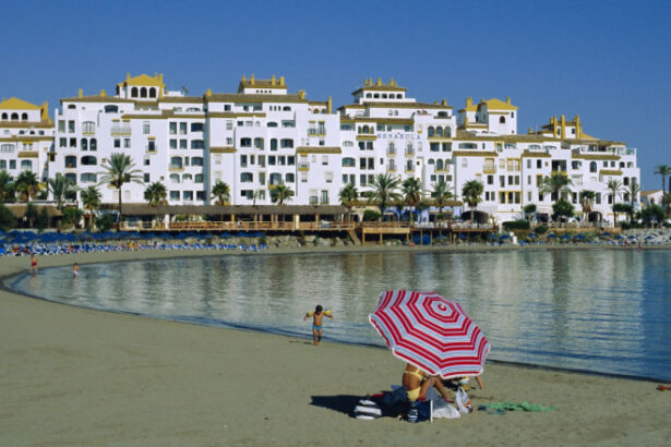 de ce nu si permit spaniolii vacante la ei in tara 688e1b5704036