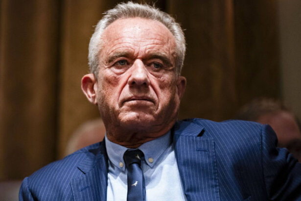 departamentul sanatatii condus de robert f kennedy jr renunta la finantarea dezvoltarii vaccinurilor cu tehnologia arnm 6892d4dfdd220