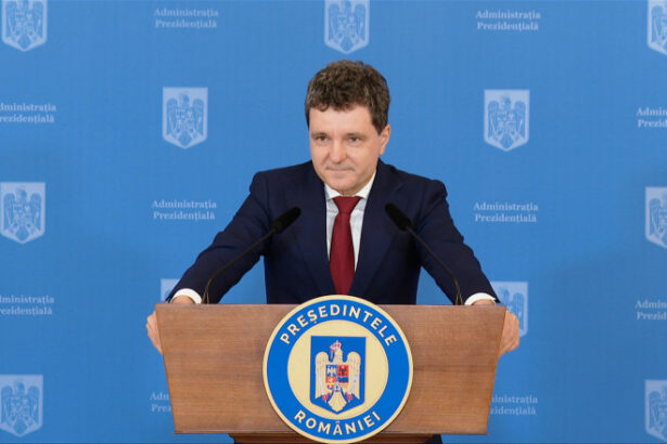 financial times il da exemplu pe nicusor dan in lupta contra populismului si a botilor rusi ce este puterea tacerii strategice 6890a90b9436e