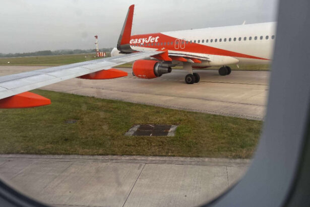 foto doua avioane au intrat in coliziune pe aeroportul din manchester tot avionul a tremurat a fost o lovitura puternica 689efe50cc86f