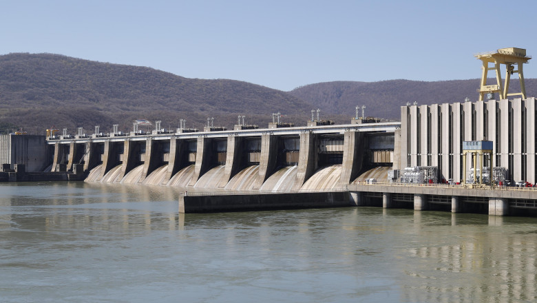 hidroelectrica avertizeaza asupra unui deepfake cu ceo ul companiei care promoveaza tranzactionarea actiunilor societatii 689a22a6246eb