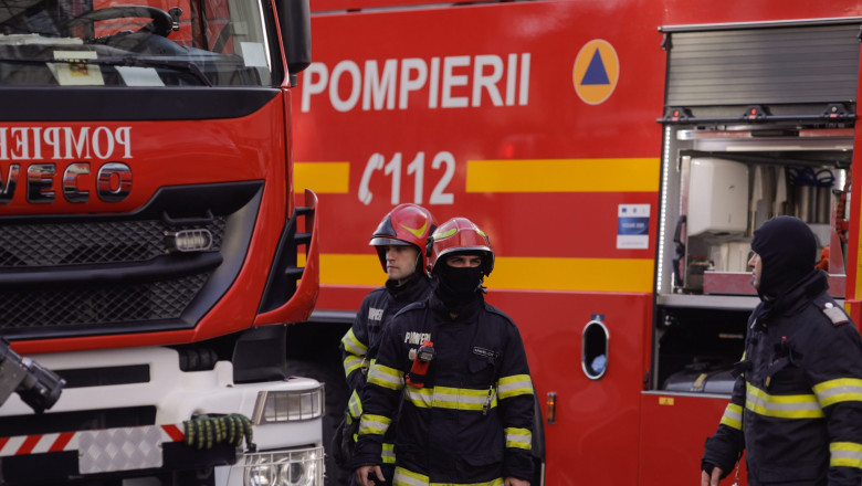 incendiu de vegetatie pe 40 de hectare la limita judetelor ilfov si giurgiu 17 autospeciale trimise la fata locului 689b229bf199b