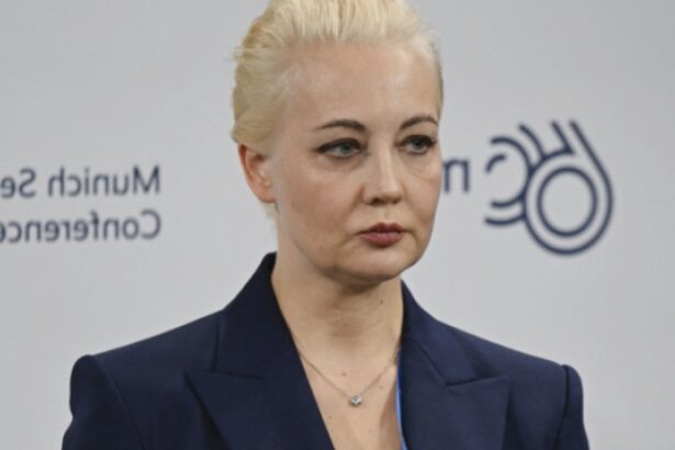 iulia navalnaia mesaj pentru trump si putin inainte de summitul de la alaska trebuie sa luati o decizie ireversibila 689f4b9d8956b