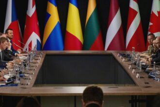 ministrul apararii vom continua sa fim alaturi de ucraina pana la obtinerea unei paci juste si durabile 68ac0f0b7e116