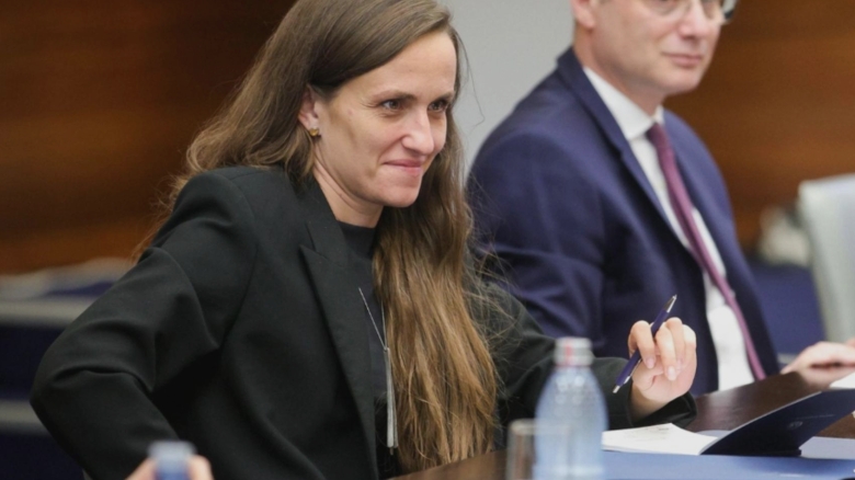 oana toiu a umplut ministerul de externe cu consilieri sorosisti finul lui coldea si iubita consilierului burnete sfatuitorii ministrei rezist 68a8a83d3d28c