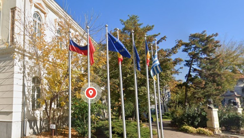 oana toiu cere primariei tulcea sa inlature steagul rusiei care apare arborat langa cladirea muzeului de arta este inacceptabil 688c8f8809dc5