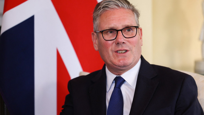 premierul britanic keir starmer il mustra pe andrew tate si avertizeaza baietii expusi riscului masculinitatii toxice din online 6894cf045a44e