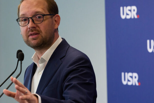 usr anunta ca nu va participa la funeraliile lui ion iliescu si ca s a opus decretarii doliului national mesajul lui dominic fritz 6892465839eb2