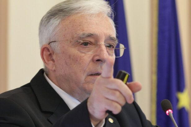 video avertismentul lui mugur isarescu varf al inflatiei in luna septembrie care e estimarea bnr privind cresterea preturilor 689b3a27c9c81