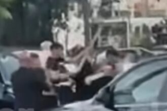 video bataie ca n vestul salbatic in mijlocul brailei interlopii si au impartit la liber bate si topoare 68a591ecf1bf9
