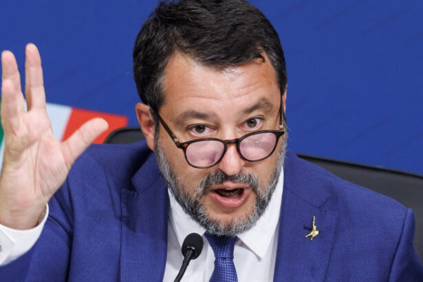 video campanie controversata in italia vicepremierul salvini cere demolarea taberelor de romi de la ce a pornit scandalul 689ed02a2aa57