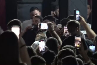 video in plina criza economica o primarie cu 2 300 de locuitori a platit 59 000 lei pentru ca florin salam sa cante la zilele comunei 6894b9e9d900d