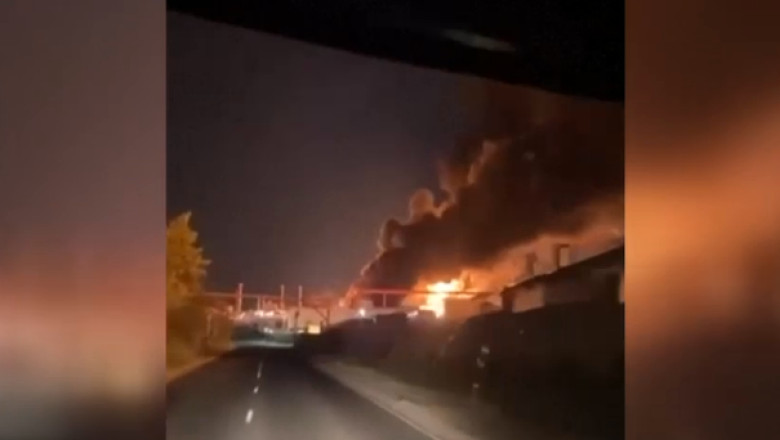 video incendiu la o rafinarie de petrol din orasul rusesc saratov dupa un atac cu drone lansat de ucraineni un om a murit 689876f15af36