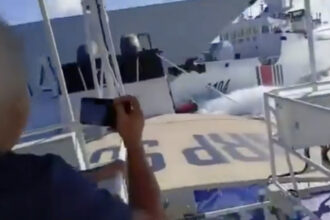 video incident maritim doua nave militare ale chinei s au ciocnit in timp ce urmareau un vas filipinez in apele disputate din sudul tarii 68999e0887f7c