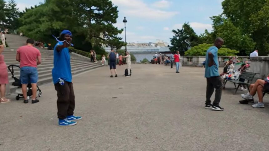 video teroarea de pe strazile din paris vlogger roman atacat si amenintat cu moartea de de catre imigranti violenti 68ae84aa5b45c