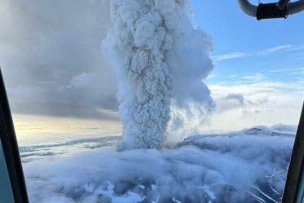 video vulcanul kraseninnikov a erupt dupa aproape cinci secole de inactivitate 688efe1becb71