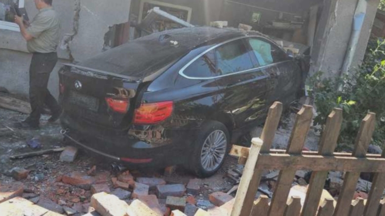 accident demn de cascadorii rasului in caras severin un tanar de 18 ani a intrat cu masina intr o casa 68b6f42bb9883