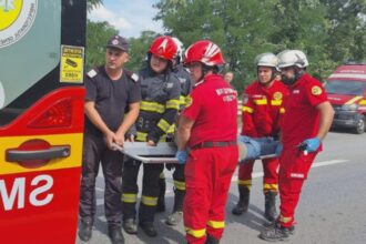 accident grav in simeria patru masini au fost implicate trei persoane sunt ranite video 68bb22ad1b034