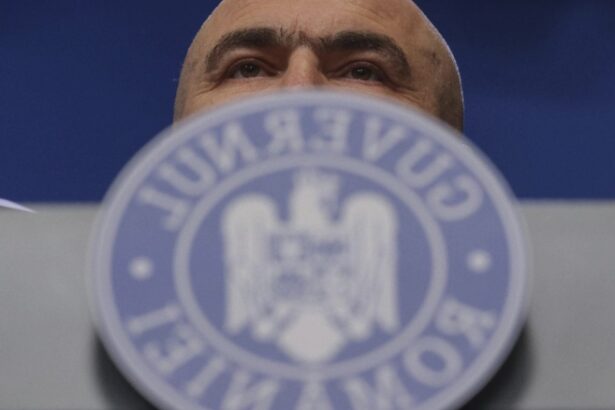 austeritatea lui bolojan nu repara deficitul bugetar expertii cred ca tva se va majora din nou dar e posibila si introducere a impozitarii progresive 68ba9640f2652