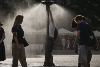 cat de mult accelereaza caldura extrema procesul de imbatranire efectele comparate cu alcoolul si fumatul excesiv 68b8573120b5d