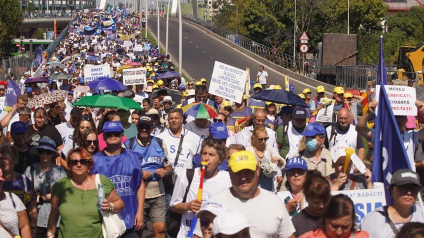 ce spune bolojan despre protestul profesorilor care a scos mii de oameni nemultumiti in strada 68bf39099cefa