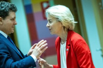 cine castiga cel mai mult nicusor dan mugur isarescu sau ursula von der leyen diferente uriase de salariu in ue 68ca8d4a16f33