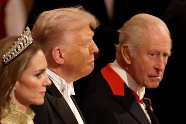 donald trump din nou in centrul atentiei gafe de protocol in serie si replici lipsite de tact in timpul vizitie din marea britanie 68cbb3296c09c