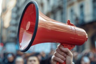 finantistii ies in strada ca sa isi ceara drepturile protest in fata ministerului de finante 68d788b99f09b