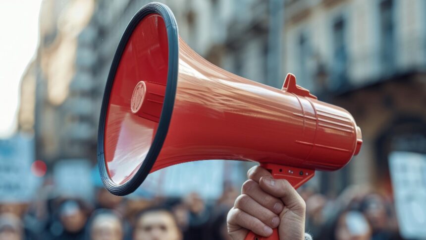 finantistii ies in strada ca sa isi ceara drepturile protest in fata ministerului de finante 68d788b99f09b