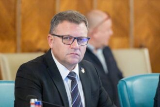 marius budai ii da de gol pe ilie bolojan ce artificiu ar fi folosit ca sa i iasa un deficit bugetar mai mic care s dea bine pe hartie 68dbb55463564