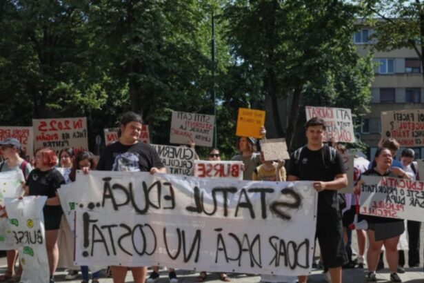 ministrul educatiei ferm convins ca noul an scolar va incepe de luni 8 septembrie profesorii au alte planuri 68b9d223528b7