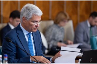 ministrul paslaru se tine de politia modei dar are zero realizari in absorbtia fondurilor europene 68bfeb772823d