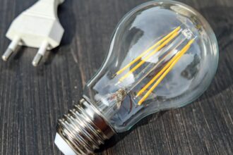 noi beneficiari pentru voucherul de 50 de lei la plata curentului electric lista categoriilor eligibile s a extins 68d270332fca5