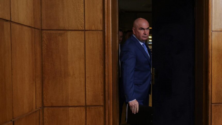 olguta vasilescu intrebata daca va cadea guvernul in cazul in care bolojan nu schimba modul in care vrea sa faca reforma administratiei da 68cd081bb2a69