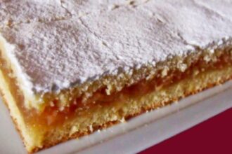 placinta cu mere reteta rapida si cu blat sfaramicios 68c16c1318774