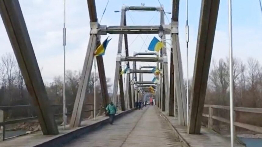 podul vechi peste tisa de la sighetu marmatiei care face legatura intre romania si ucraina intra in reparatii majore investitie de milioane de lei 68d2baac847c2