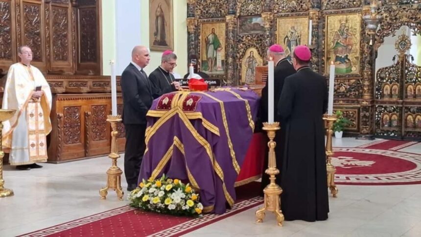 premierul ilie bolojan la blaj pentru a aduce un omagiu cardinalului lucian muresan presedintele nicusor dan va participa doar la funeralii 68d7ea0410230