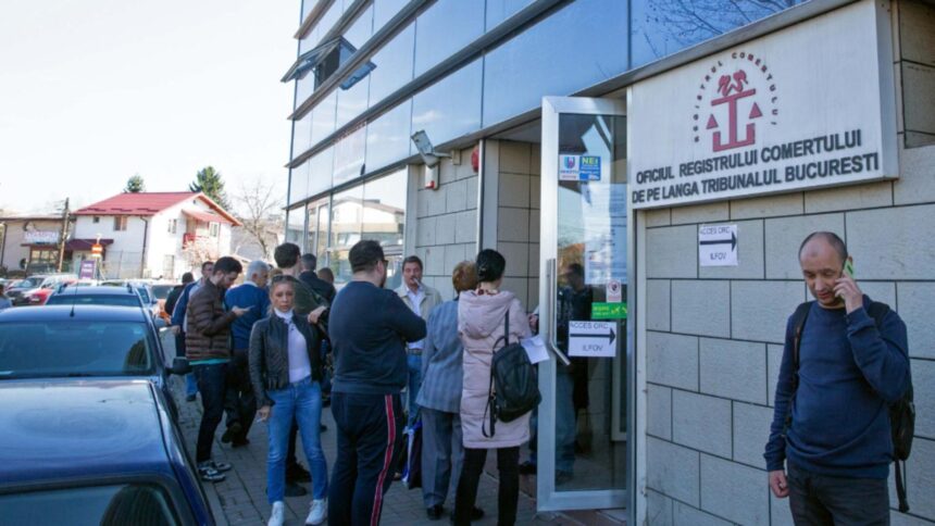 probleme la registrul comertului angajatii vor primi salariile pe luna august in transe situatia deblocata partial dupa interventia ministerului justitiei document 68bf4169683fb