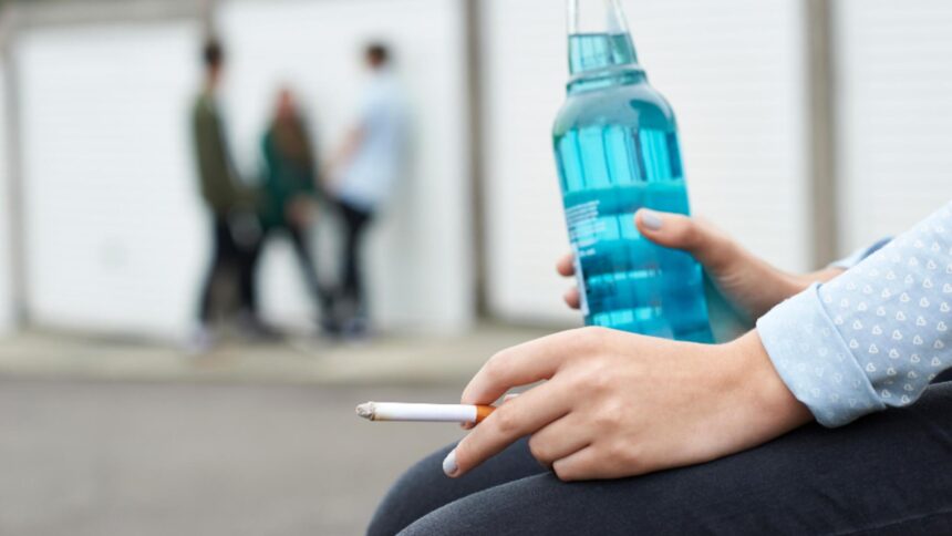 profesor la spital dupa ce a fost lovit de un elev caruia i a atras atentia ca nu are voie sa fumeze in incinta scolii 68c1637b8eda8