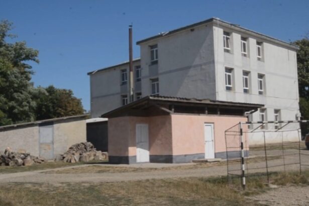 revoltator scoli fara apa potabila si cu toalete in curte cu mai putin de o saptamana pana la inceperea noului an scolar 68b6790c53527