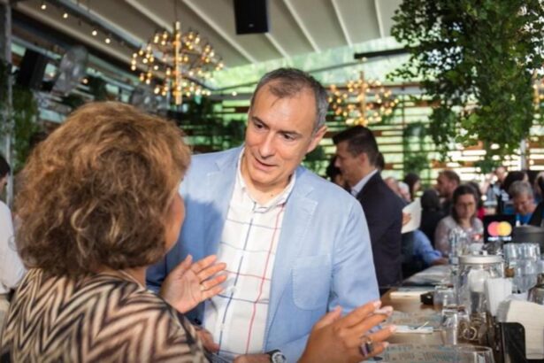 seful statului paralel florian coldea petrece la botezul partenerului de afaceri bogdan maruntis video 68c4448f95049