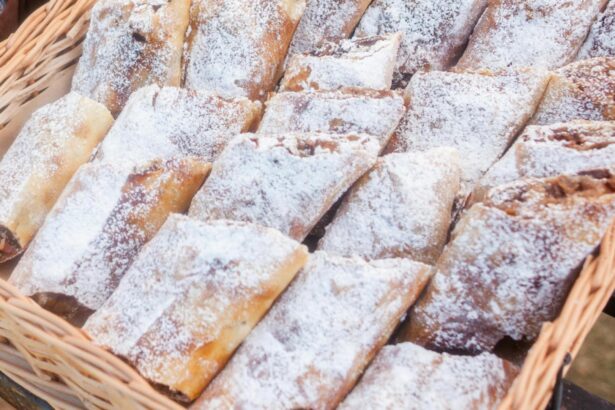 strudel cu prune si nuca un desert de toamna pe care trebuie sa l incerci 68c8f8f63684b