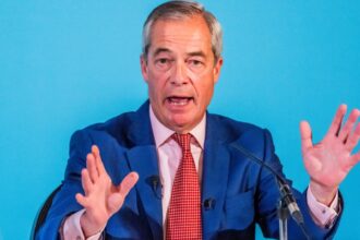 sute de mii de romani in pericol in marea britanie dupa ce nigel farage a anuntat un plan cu schimbari radicale 68d17ab8de00d