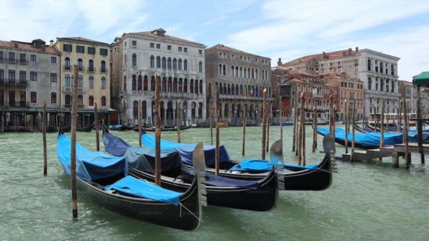 venetia va reintroduce taxa turistica din 2026 cat te costa daca nu faci rezervare in avans 68cee9fd02c8d