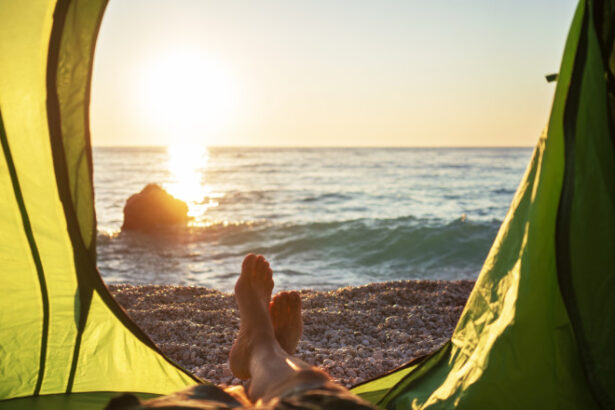 video vacanta la malul marii cu bani putini cum arata concediul cu cazare la cort in casute sau in autobuzul dormitor 68c1169ee0117