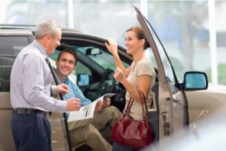 vremuri grele pentru industria auto inmatricularile de masini au scazut cu aproape 10 in primele 8 luni din 2025 68d52582ec432