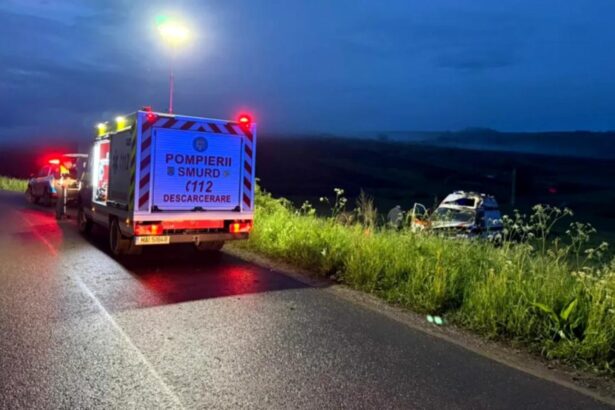 accident grav pe dn1 cluj ambulanta implicata in coliziune mai multe victime printre care o femeie in stop cardio respirator 68e40c3471de8