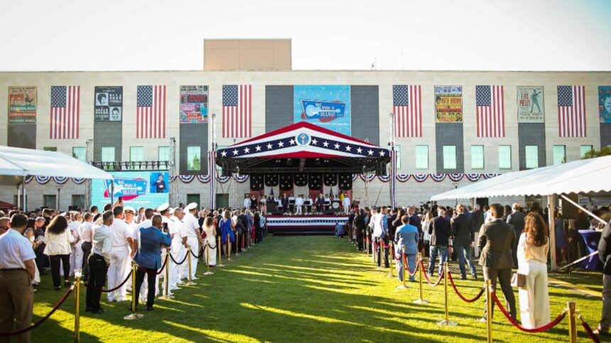 ambasada sua la bucuresti anunta intreruperea temporara a actualizarilor pe facebook din lipsa de fonduri 68dcecc016f5e